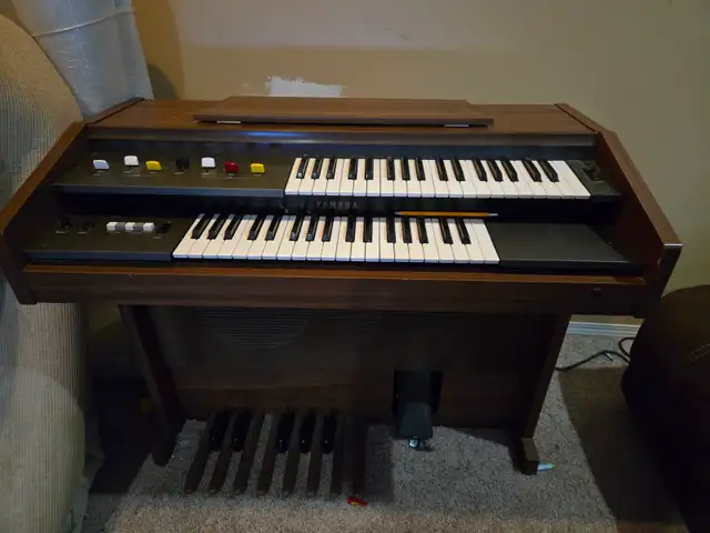 Yamaha Electric Organ $25.00