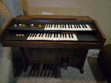 Yamaha Electric Organ $25.00
