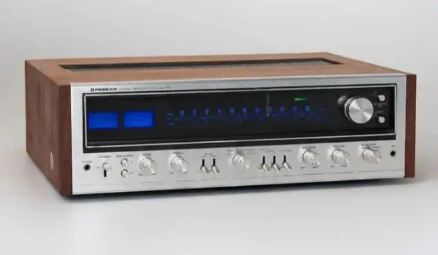 Vintage Stereo Receiver
