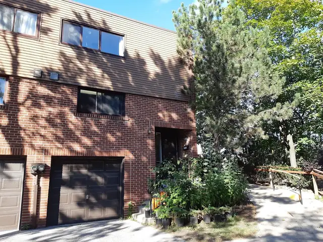 3-bedroom townhouse for rent at Don Mills/Steeles