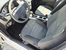 2009 Ford Focus SE Automatic Low KM Well Kept - Photo 8