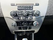 2009 Ford Focus SE Automatic Low KM Well Kept - Photo 14