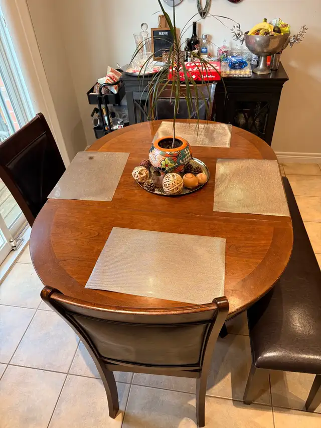 5 seater dining table