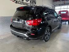 2017 Nissan Pathfinder Platinum / AWD / Local / 1 Owner - Photo 3