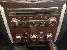 2017 Nissan Pathfinder Platinum / AWD / Local / 1 Owner - Photo 25