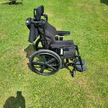Selling 16" chair with wheels and can recline