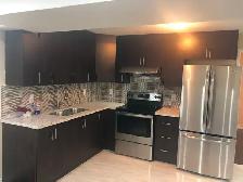 Spacious 2 Bedrooms   1 Bath   1 Large Den Basement for Rent - Photo 2
