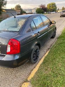 Hyundai Accent - Photo 2