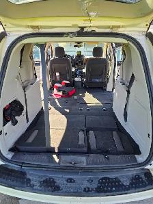 Dodge Grand Caravan - Photo 3