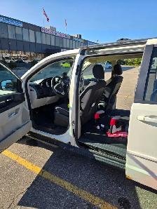 Dodge Grand Caravan - Photo 4