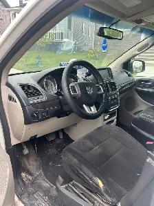 Dodge Caravan - Photo 4