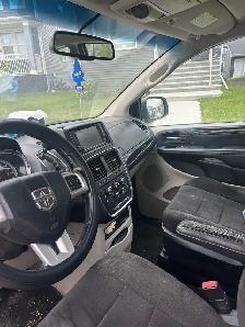 Dodge Caravan - Photo 5
