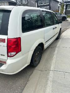 Dodge Caravan - Photo 8