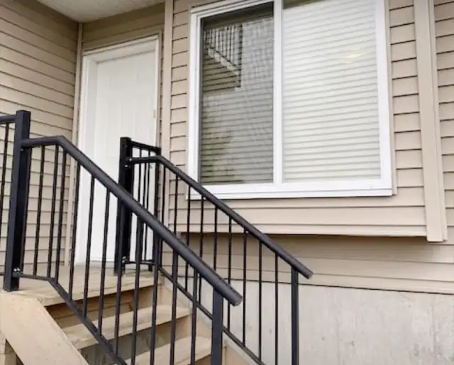Bright Cozy 2 Bedroom Suite, Independent Entry, Good Location