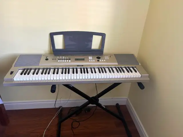 Piano YAMAHA MODEL YPG-235 $150