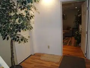 BASEMENT SUITE FULLY FURNISHED FOR OCT. 1/26