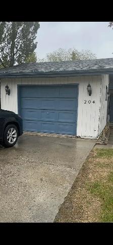 available Oct 1 single garage ranchland $200/per month