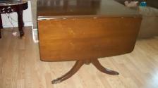 antique table and leafs - Photo 2