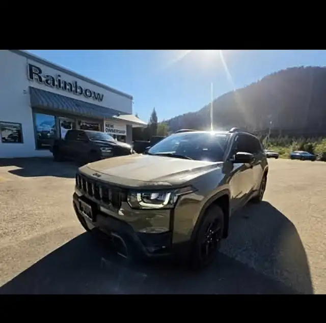 2026 Jeep Cherokee Laredo