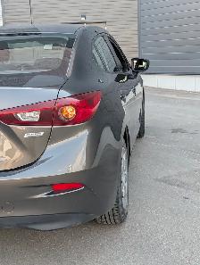 2015 Mazda 3    $14,700 - Photo 5
