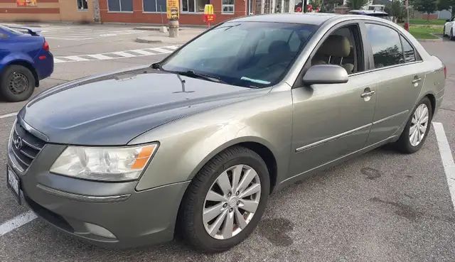 RUST FREE 2009 Hyundai Sonata LIMITED V6 with LEATHER INTERIOR!