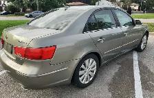 RUST FREE 2009 Hyundai Sonata LIMITED V6 with LEATHER INTERIOR! - Photo 4