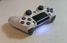 PS4 Controller - Photo 2