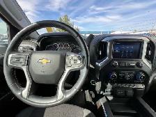 2022 Chevrolet Silverado 3500HD LT Crew Cab 6.6L V8 Diesel | Com - Photo 17