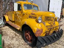Vintage Dodge Tow Truck / Wrecker for sale - Photo 2