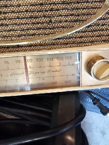 1950's Zenith Automatic Frequency Control Radio - Photo 3