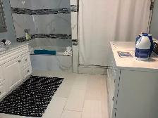 Walkout basement suite: monthly rental December 2026-March 2027 - Photo 4