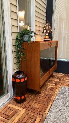 Mid century. TEAK TECK Buffet, vaisselier, vitrine, étagère disq