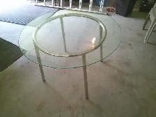 QUALITY THICK GLASS STAINLESS TABLE - Photo 2
