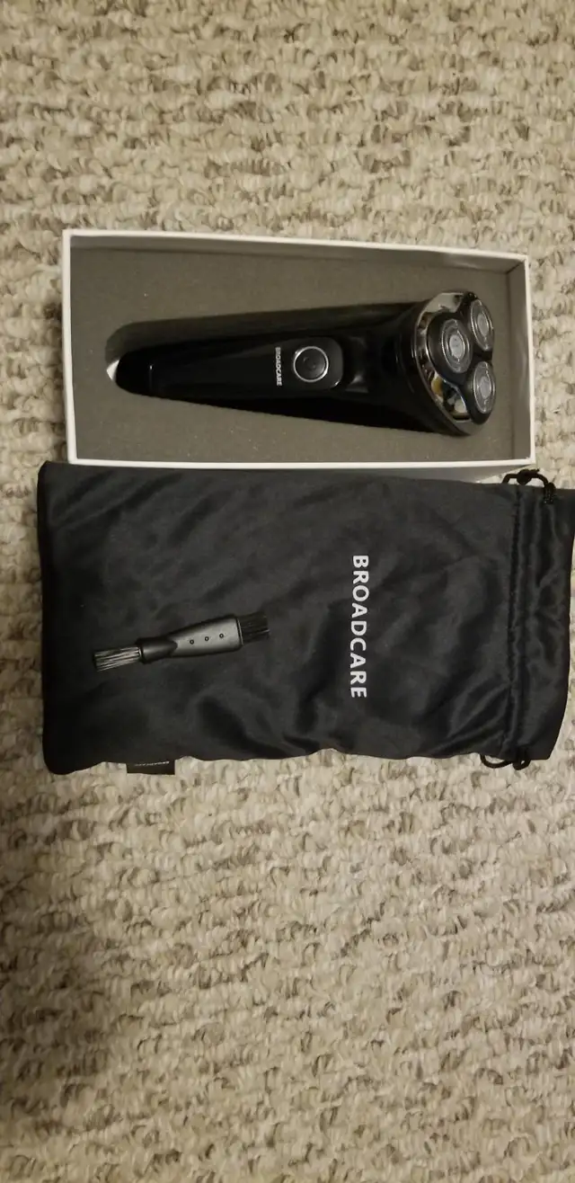 BROADCARE BC-2004 Rechargeable Wet/Dry Electric Shaver – 3 Head