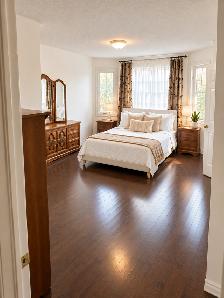 Huge Studio-Sized Room With Walk In Closet Milton - Female Only