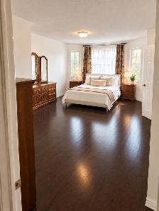 Huge Studio-Sized Room With Walk In Closet Milton - Female Only - Photo 5