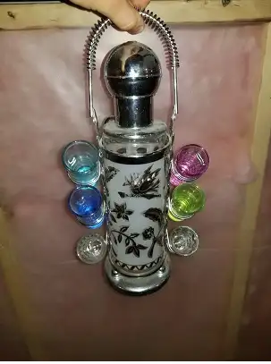 Vintage Liquor Decanter & 6 Shot Glass Bar Set with Metal Carryi