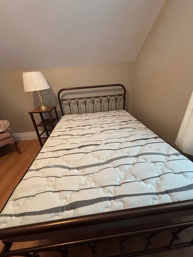 Full Size Bed