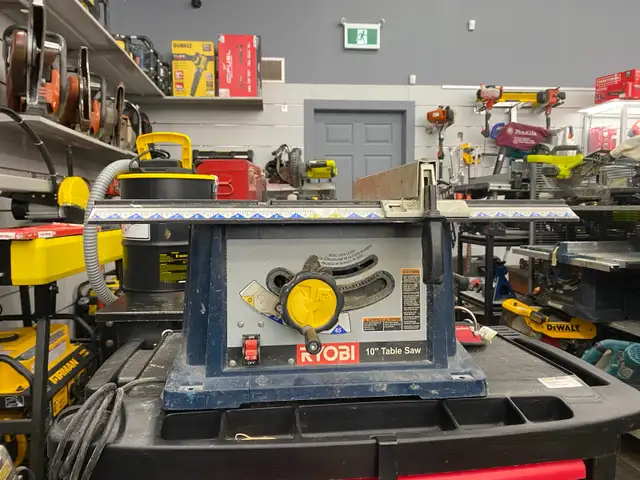 Ryobi BTS10S Table Saw 10"