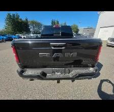 2026 Ram 1500 Black Express - Photo 4