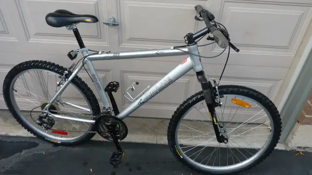 Men Mountain Bicycle