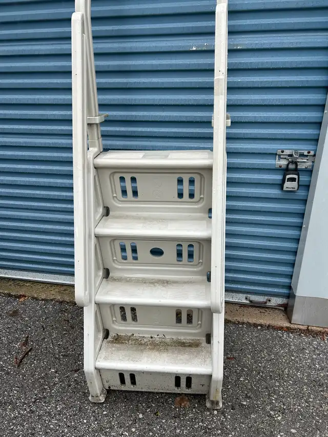 pool ladder