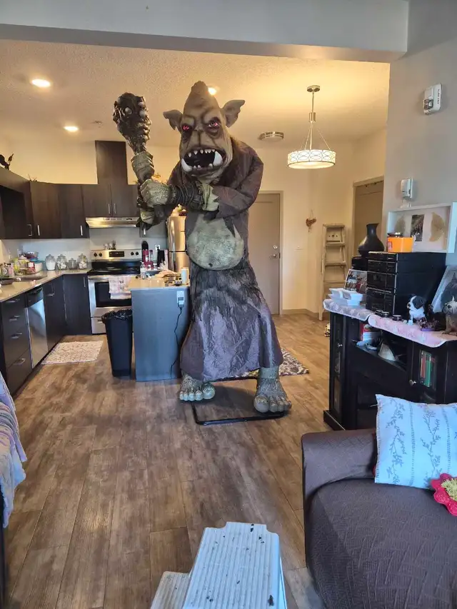 tumble the troll animatronic