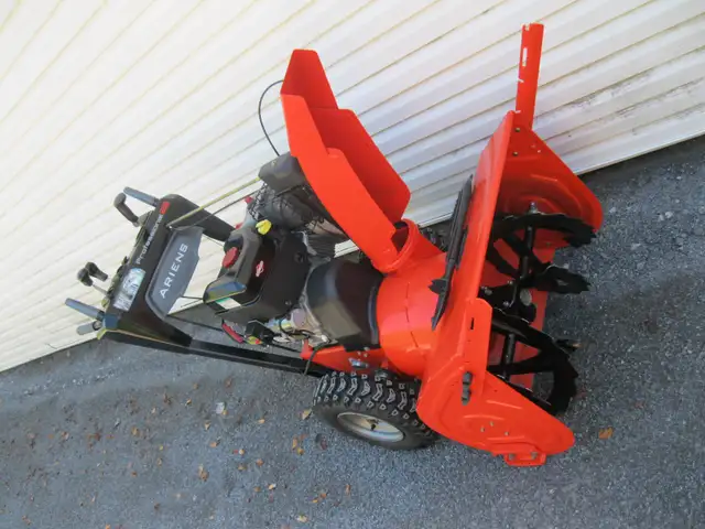 Souffleuse ARIENS 28 PROFESSIONAL Snowblower Souffleur