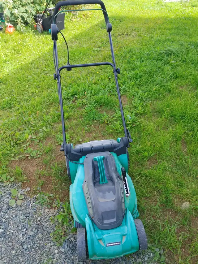 Electric LAWNMOWER