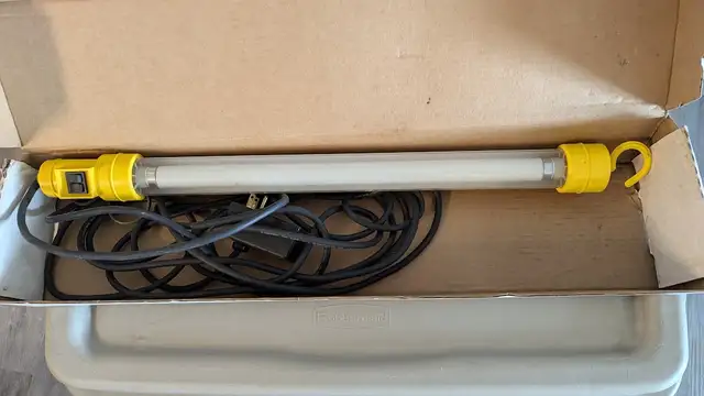 24 Inch Fluorescent Work Light