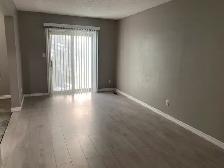 Renovated 3BRS/1.5Bath/Basmt/Parking Close to Millwood T.Centre - Photo 3