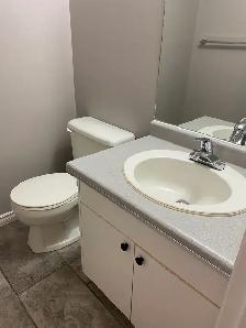 Renovated 3BRS/1.5Bath/Basmt/Parking Close to Millwood T.Centre - Photo 7