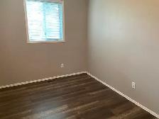 Renovated 3BRS/1.5Bath/Basmt/Parking Close to Millwood T.Centre - Photo 10