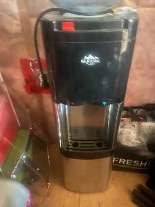 water cooler/heater - Photo 2